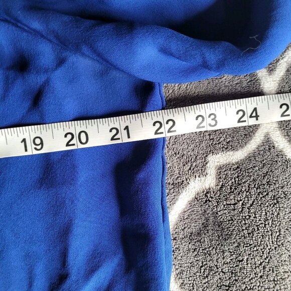 Diane Von Furstenberg Womens Blouse 100% Silk Blue Elegant Size M Medium - Picture 6 of 8